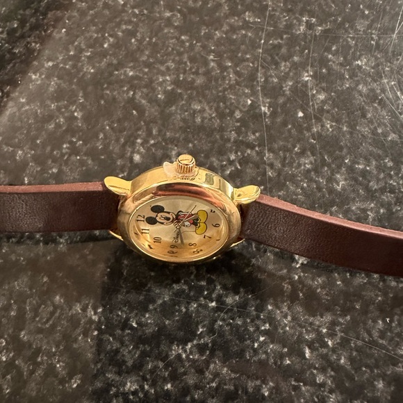 Vintage Casio Mickey Mouse Watch - Picture 4 of 4